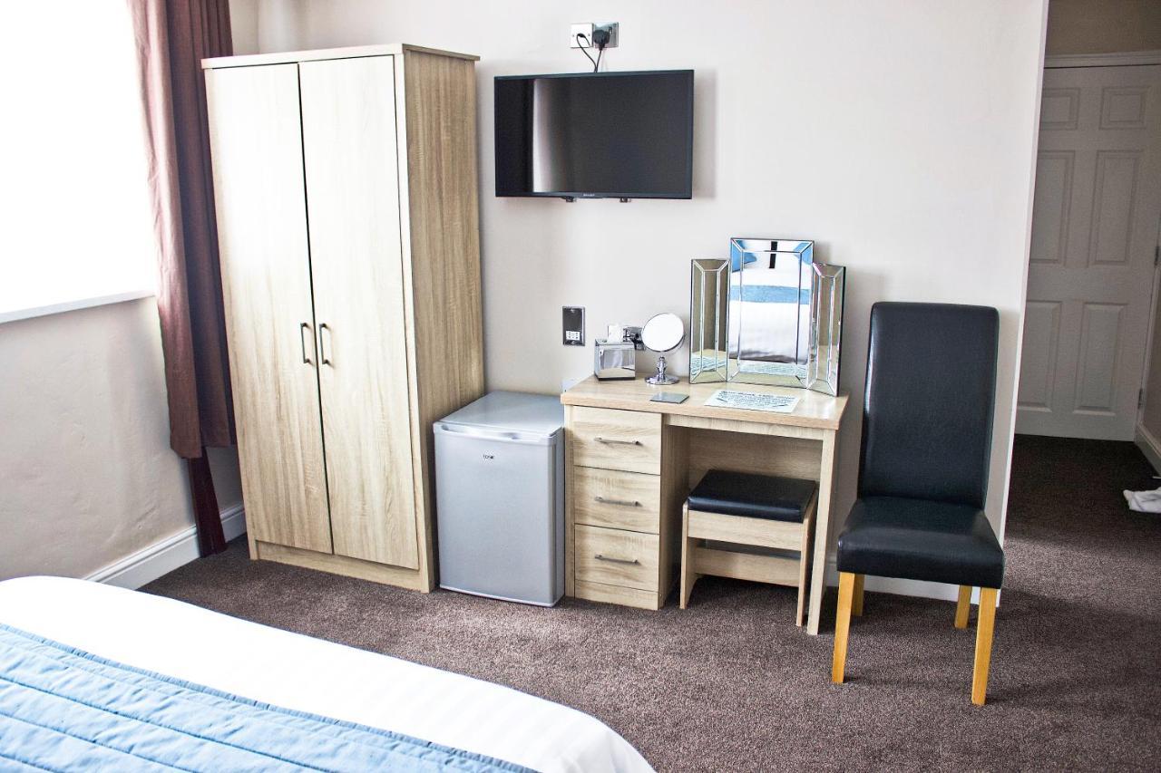 Rosebank 3* Blackpool
